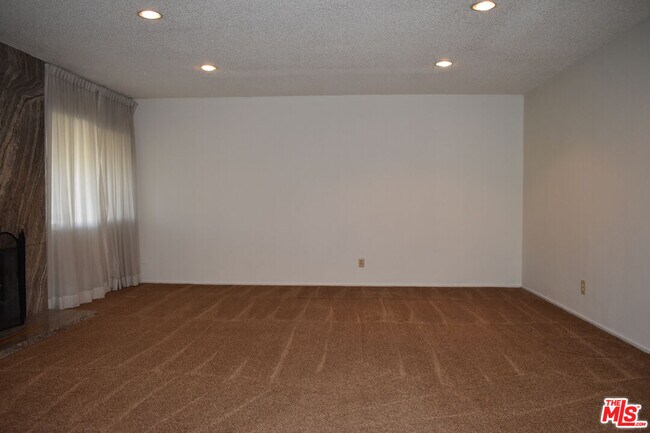 Building Photo - 4301 Don Carlos Dr