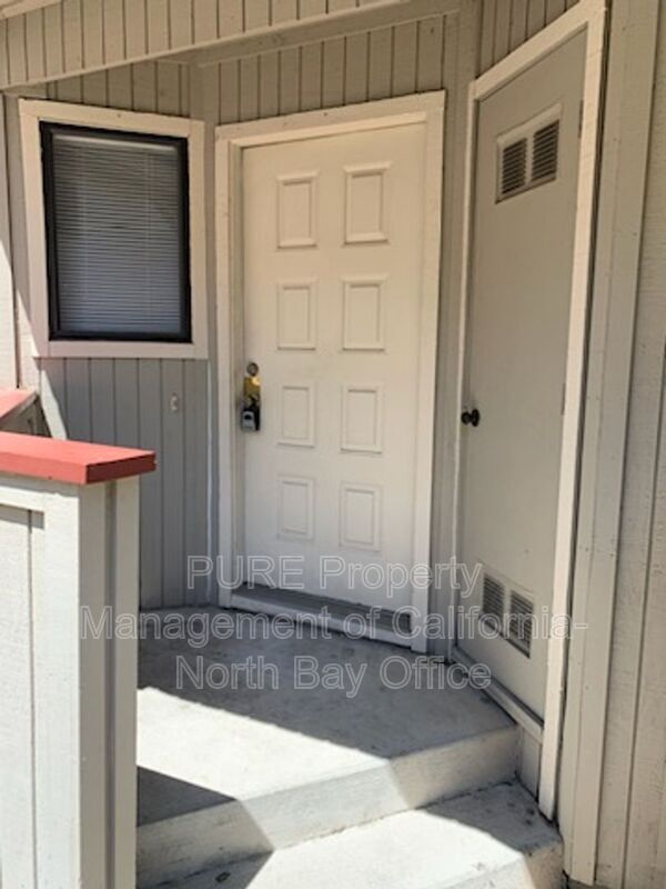 Building Photo - 2549 Westberry Dr