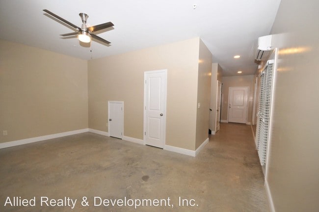 Foto del edificio - 4 br, 4.5 bath Apartment - 443 Meador Drive
