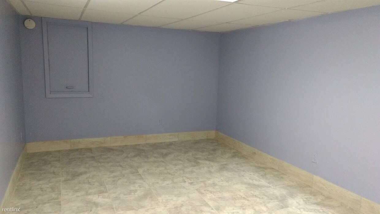 Foto del edificio - 1 br, 1 bath  - 9527 226th St