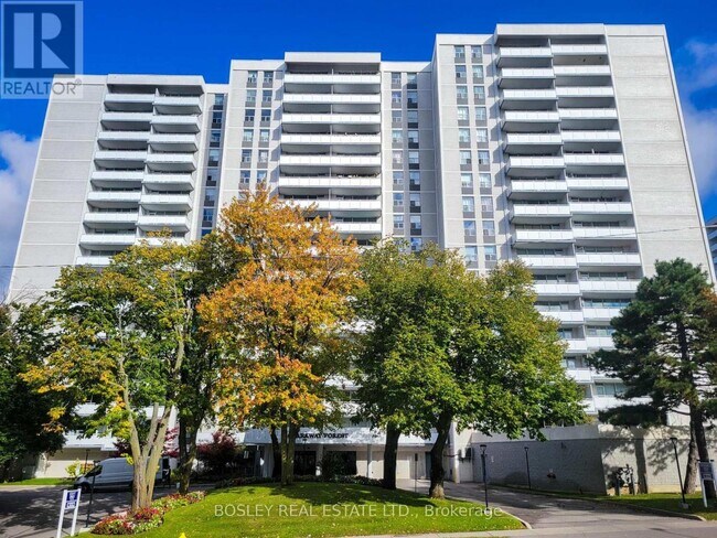 Building Photo - 10 Parkway Forest Dr