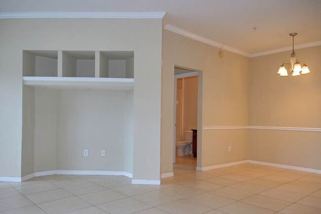 Building Photo - Beautiful 2 bed/2bath 2nd floor townhome i...