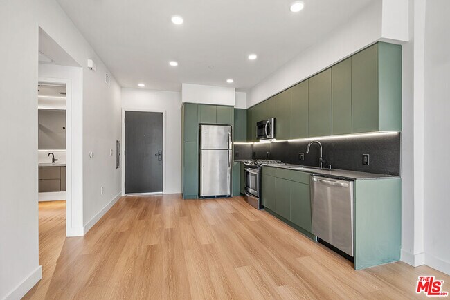 Building Photo - 10601 Washington Blvd