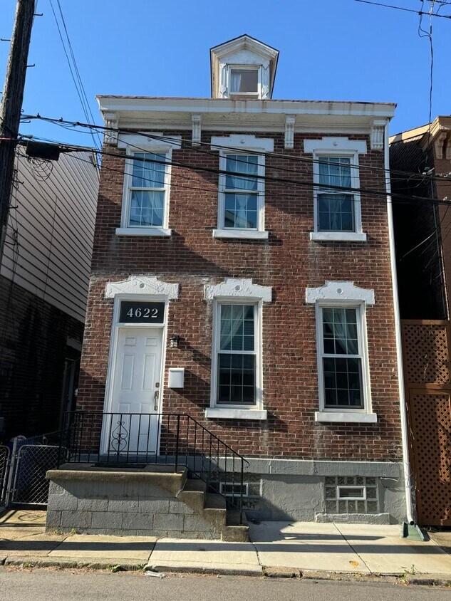 Primary Photo - Coming soon! Stylish 3 Bedroom 1.5 Bathroo...