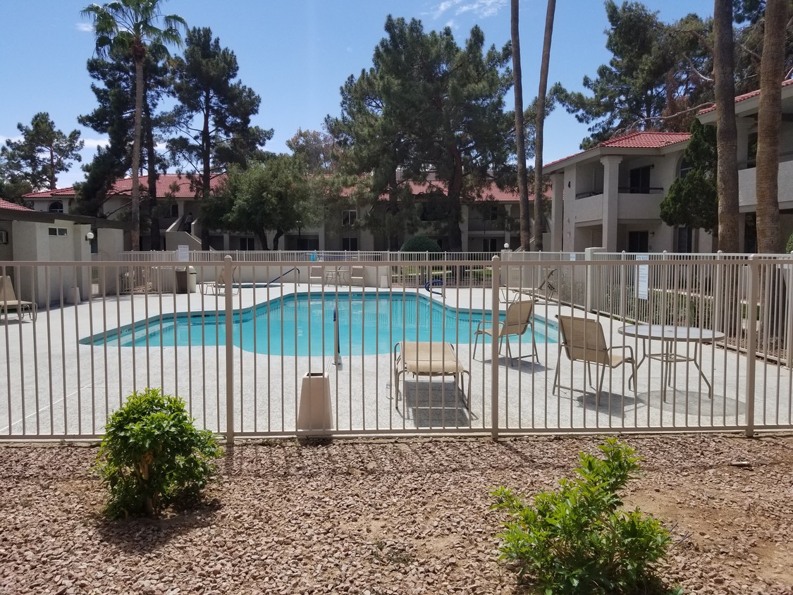 Two pools/heated spas - 10610 S 48th St