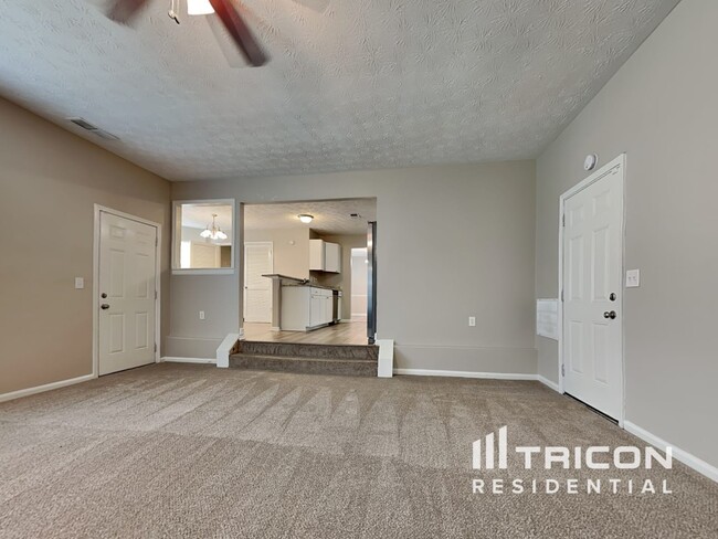 Building Photo - 2338 Briar Knoll Rd