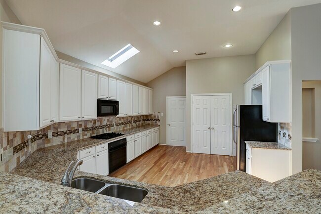 Foto del edificio - 9907 Kemp Forest Dr