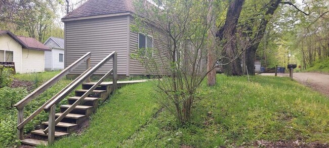 Building Photo - 6031 Madison