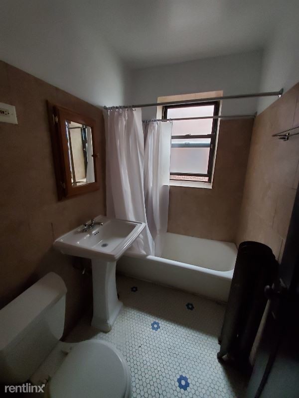 Foto del edificio - 3148 N Karlov Ave