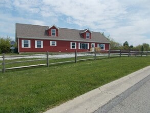 Building Photo - 1102 Highland Rd