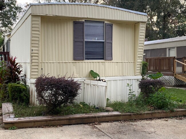 Front view of Mobile Home - 1500 N 65th Ave