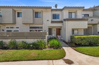 Building Photo - 40 Brownfield Ln