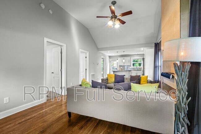 Building Photo - 335A Edith Ave