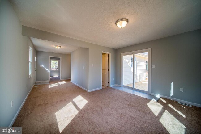 Foto del edificio - 27040 Oxley Dr