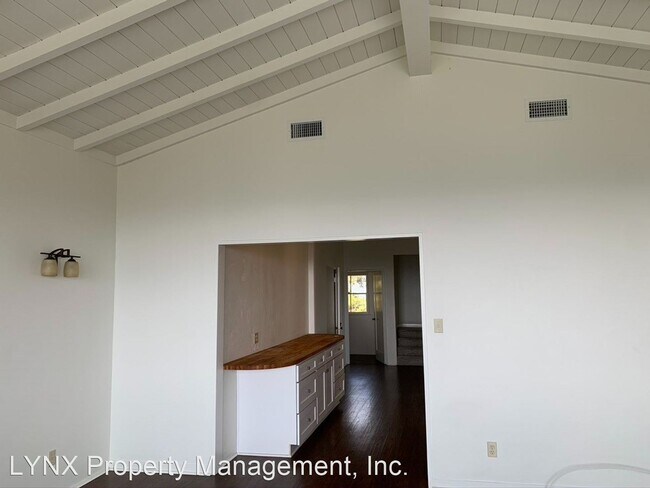 Building Photo - 6260 Cathedral Oaks Rd