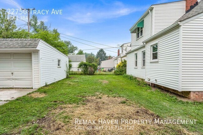 Foto del edificio - 22750 Tracy Ave. Euclid, OH- Spacious 4 be...