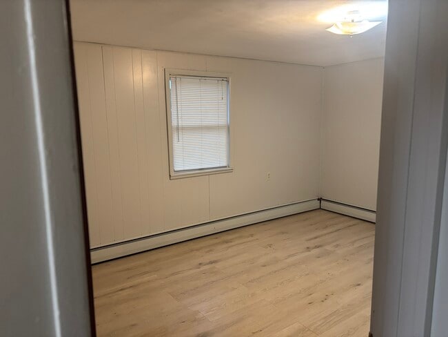 Master bedroom looking into the room - 1 Mars St
