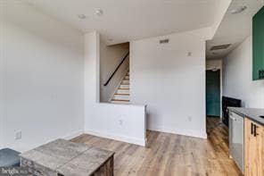 Foto del edificio - 4243 Mantua Ave