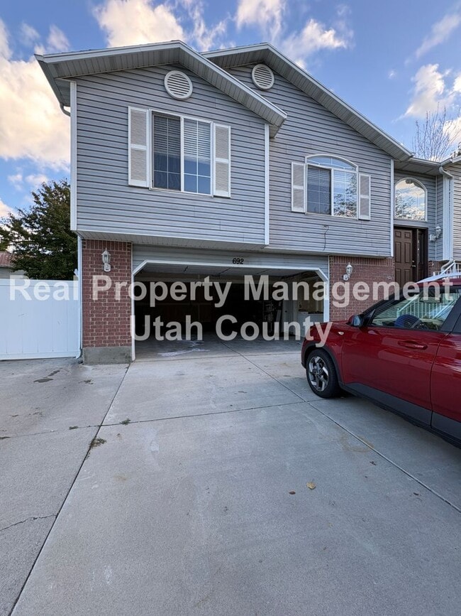 Building Photo - 692 W 410 N