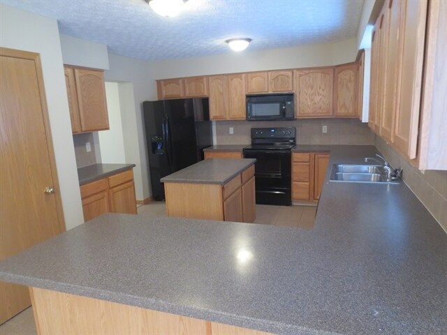 Building Photo - 4284 Promenade Ave