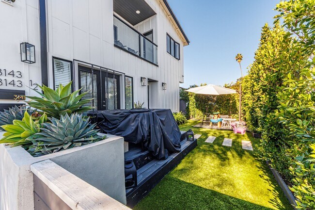 Foto del edificio - 3143 S Halm Ave