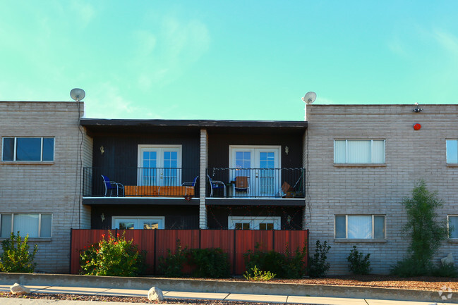 Building Photo - Desert Atrium Apartments