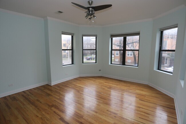 Foto del edificio - 6254 N Bell Ave