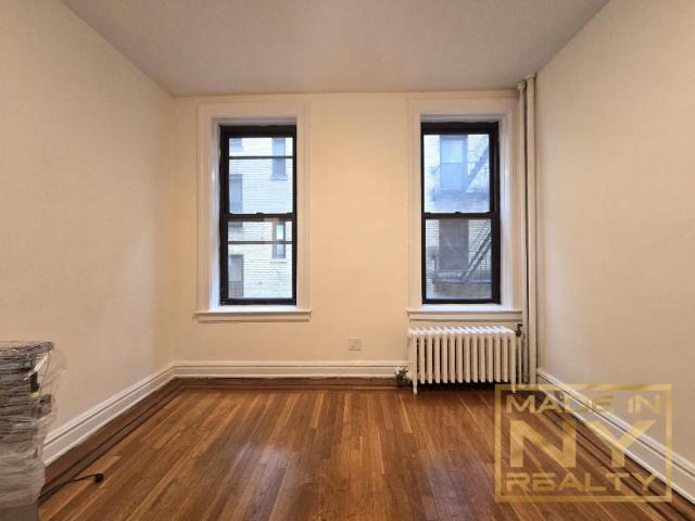 Foto del edificio - 1 bedroom in ASTORIA NY 11106