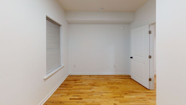 Foto del edificio - 4048 Baring St.