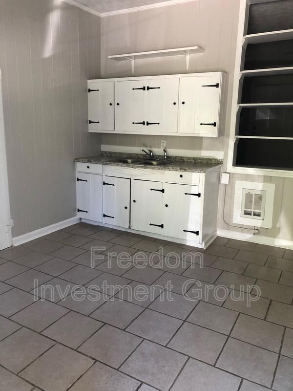 Foto del edificio - 307 S Magnolia St