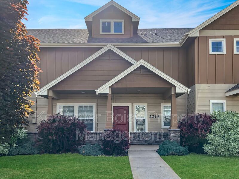 Foto principal - 2215 S Dorothy Ave