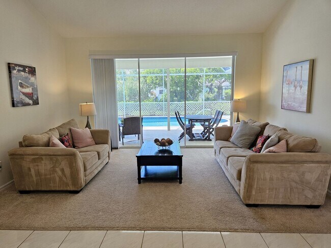 Building Photo - 1578 Vermeer Dr