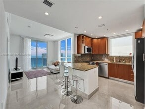 Building Photo - 1945 S Ocean Dr