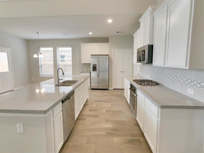 Building Photo - 24219 Via Vitani Dr