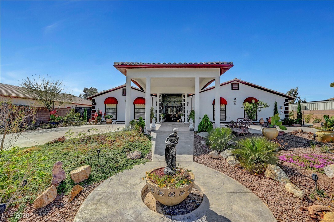 Foto principal - 8365 Haven St