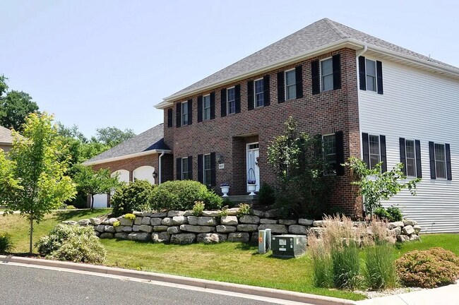 Foto del edificio - 4627 Sunburst Dr