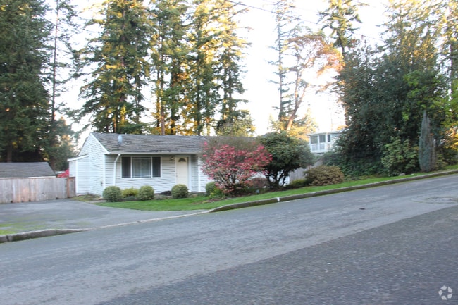 Building Photo - 3922 152nd Ave SE