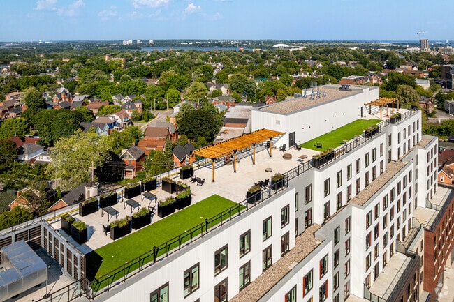 Rooftop Lounge - GEOcentral