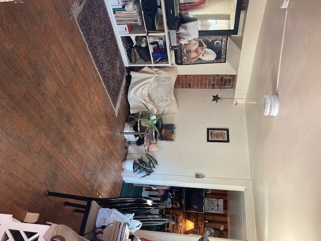 Primary Photo - 704 Spruce St