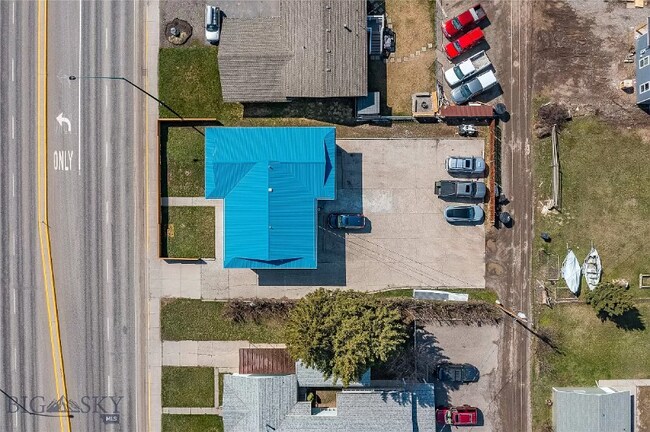 Building Photo - 215 S 19th Ave