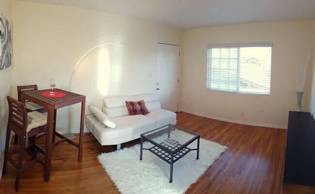 Building Photo - Kensington Quiet well managed 4 unit prope...