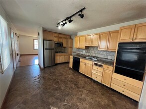 Building Photo - 1705 Derhake Rd