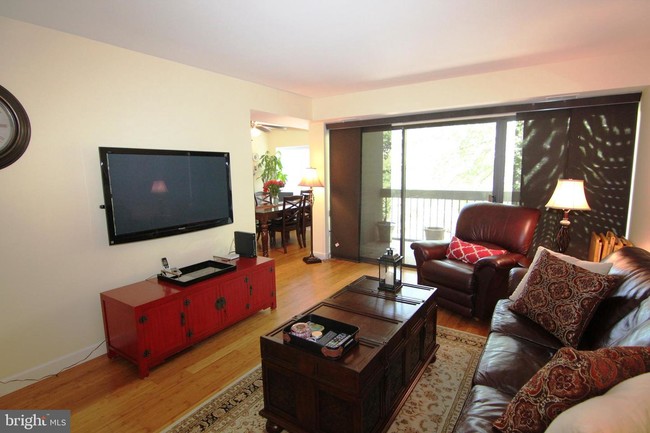 Building Photo - 2214 Springwood Dr