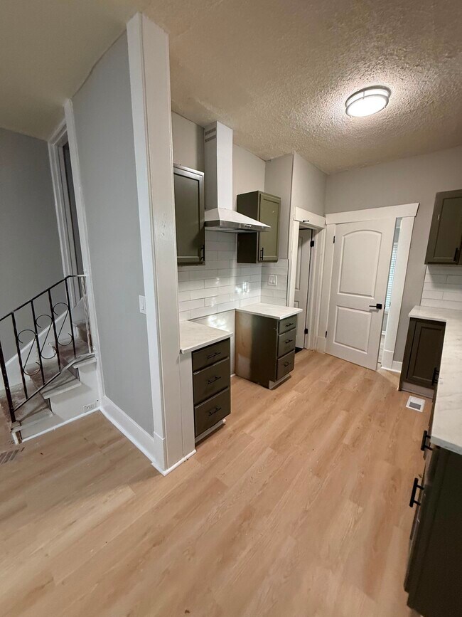 Foto del edificio - 538 E Prairie St