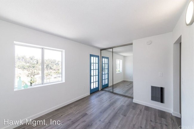 Building Photo - 1 br, 1 bath Apartment - 2414 N. Alvarado St.
