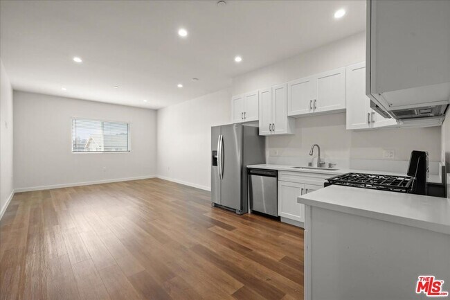 Foto del edificio - 1041 N Cummings St