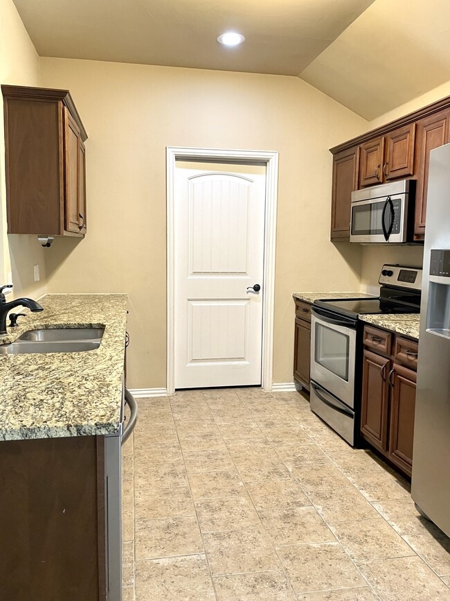 Building Photo - 4905 Rock Creek Rd