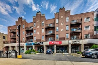 Building Photo - 2032 W Division St