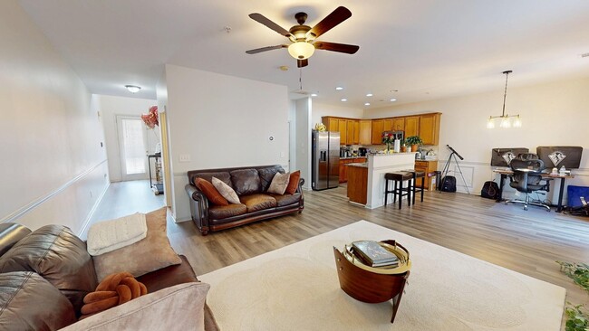 Building Photo - 3325 Castleberry Village Cir