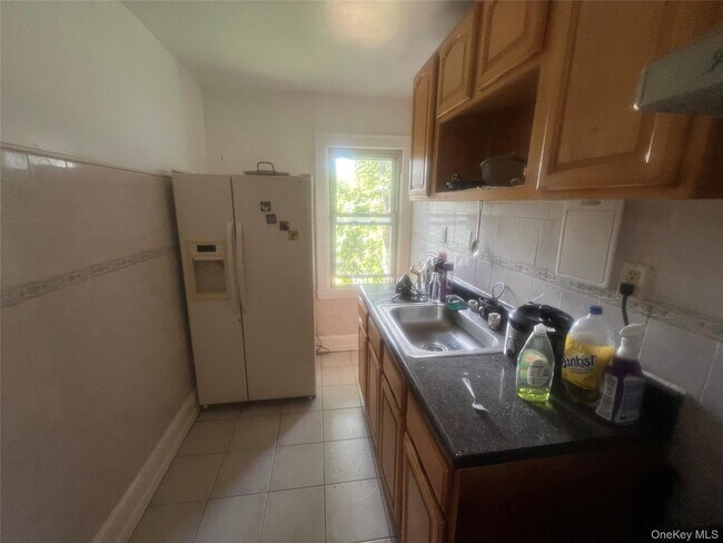 Foto del edificio - 87-35 165th St